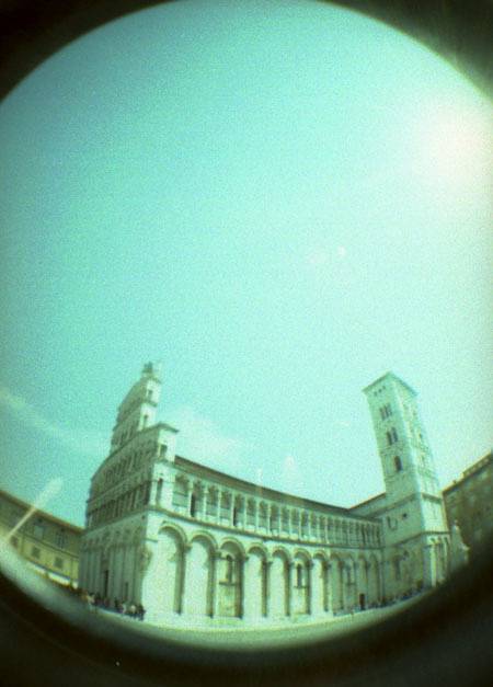 Diana Mini - どこでも持っていく私のかわいいカメラ！ · Lomography