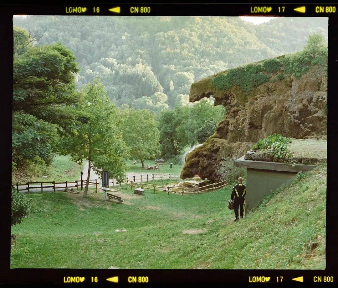 大木使用 LOMO 800 彩色负片拍摄