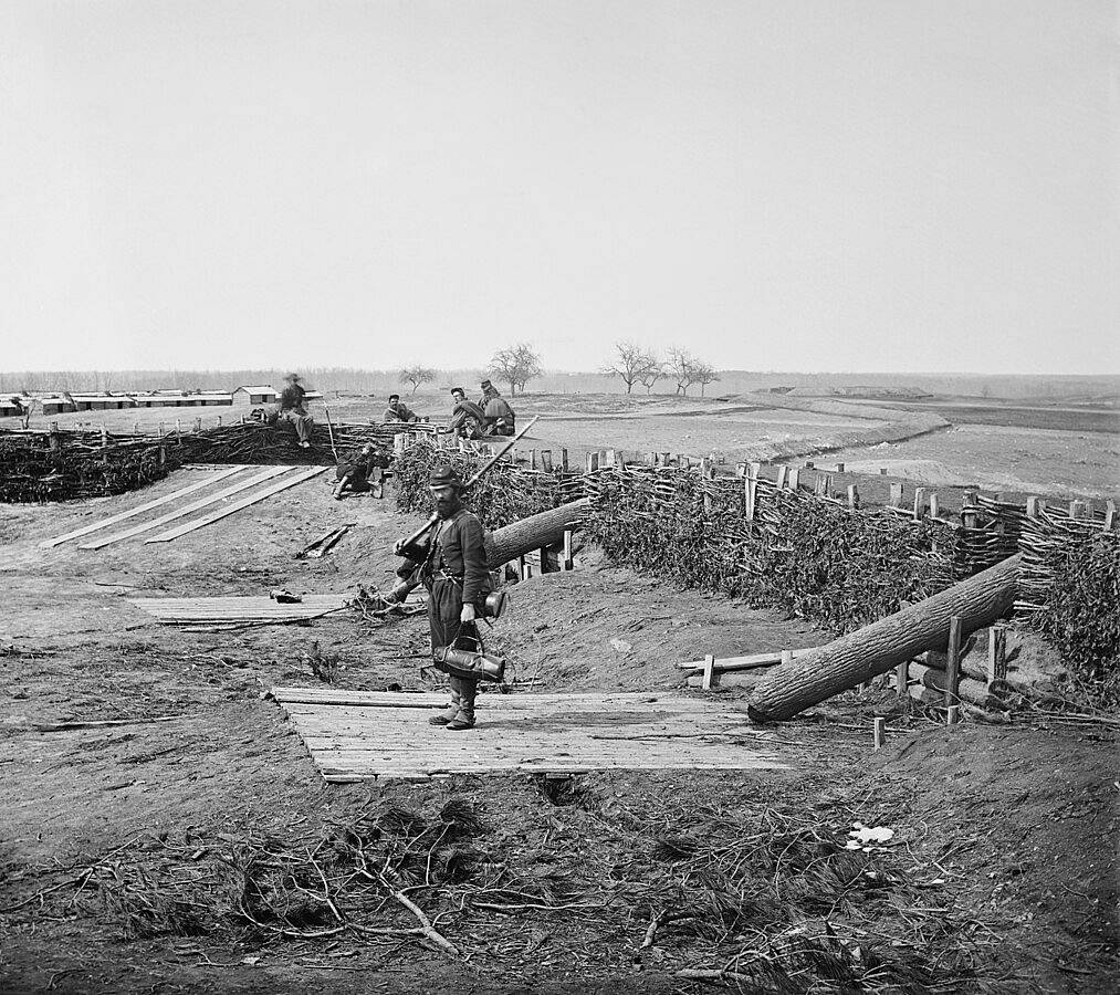 Centreville, VA, Quaker Guns in the fort on the heights | photo source – wikimedia commons