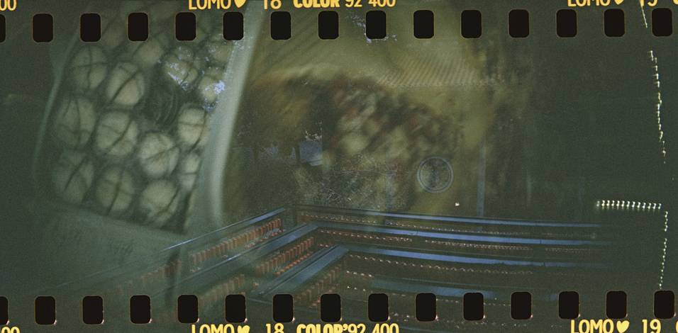 © 会拍照的魔法师 & Nico | 共同使用 Sprocket Rocket 齿孔火箭 135 胶片相机  与LomoChrome Color '92 ISO 400 135 彩色负片 拍摄