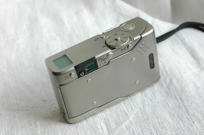 50134 未使用に近い極上品 連ねる MINOLTA TC-1 ミノルタ カメラ