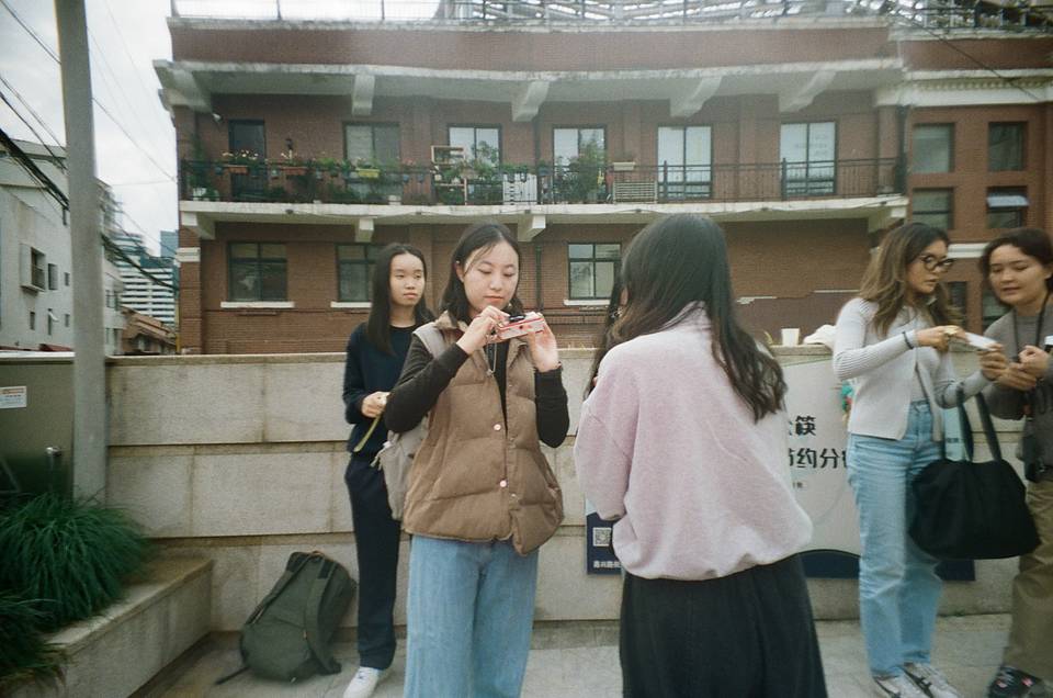 由三禾使用 LomoApparat 21mm 阿帕赫超广角胶片相机拍摄和 Lomo CN 800 135 拍摄