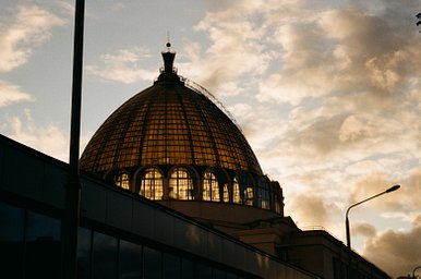 カメラ: Olympus superzoom 105G · Lomography