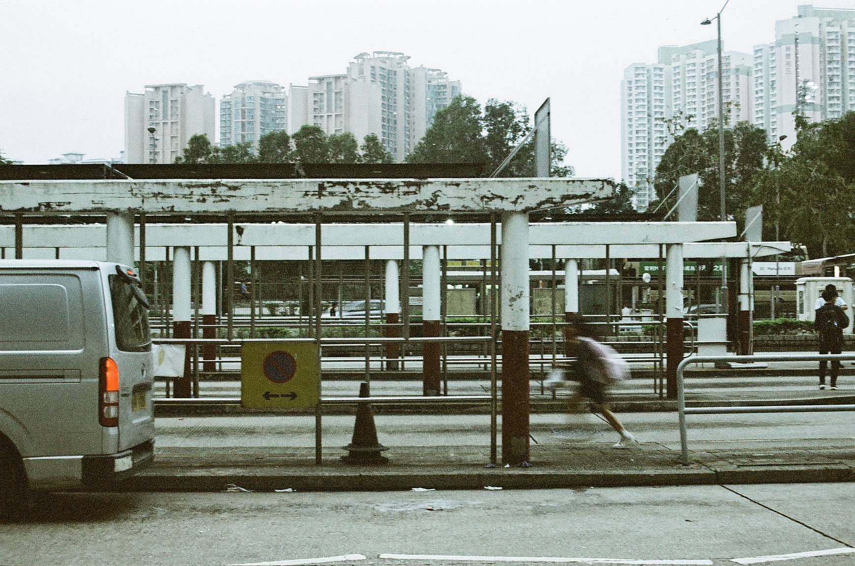 ©️ @film.not.movie ｜ LomoChrome Purple ISO 100–400 135 紫调负片 &amp; LomoChrome Metropolis 135 大都会胶卷