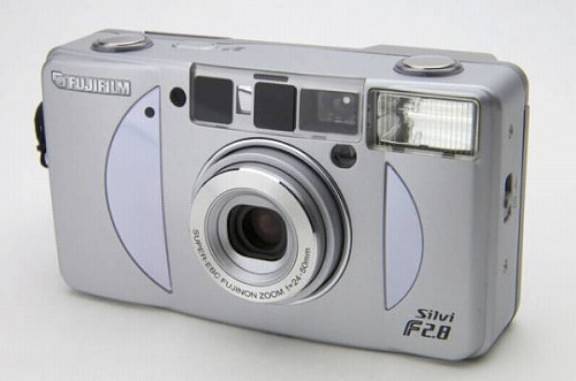 Secondhand Love Affair: The Silvi · Lomography