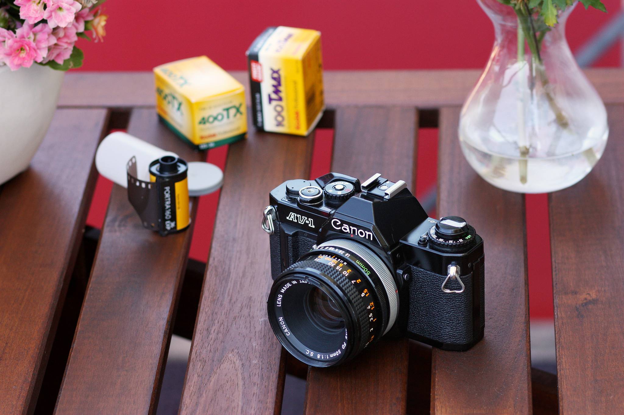 Canon AV-1: Photography Made Easy · Lomography