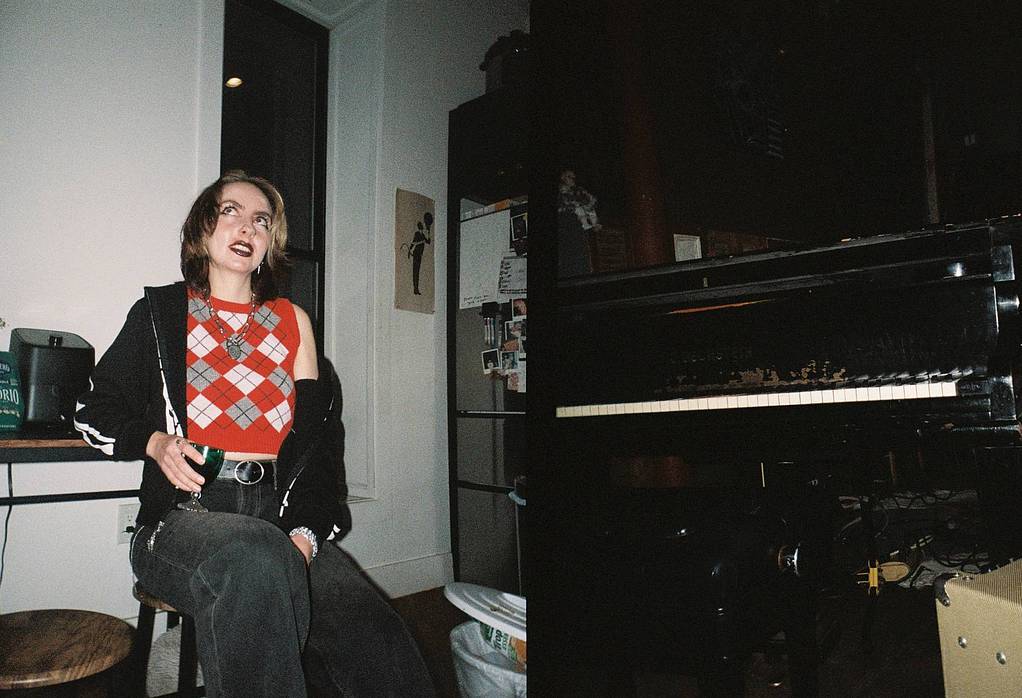 Credits: Chloe Fuller and Sydney Watts | 使用 Simple Use 拍拍乐半格畅拍胶片相机 搭配 Lomography Color Negative 800 135 彩色负片胶卷 拍摄