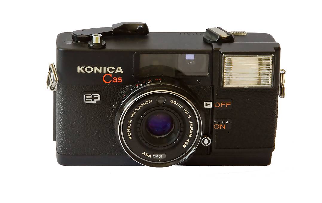 Konica C35 EF *** Una compacta de cuidado · Lomography