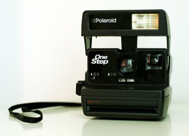 Appareil Photo Polaroid One Step – Ancien Modèle, Flash Intégré