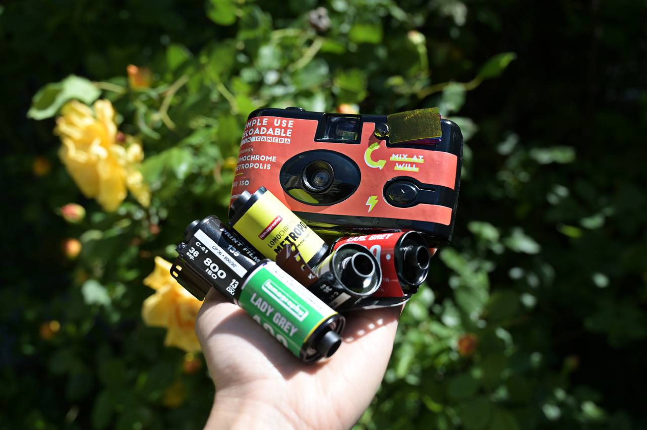 Reloadable, not disposable, this nifty little camera offers all the fun of an 80s disposable without the waste – woohoo.
