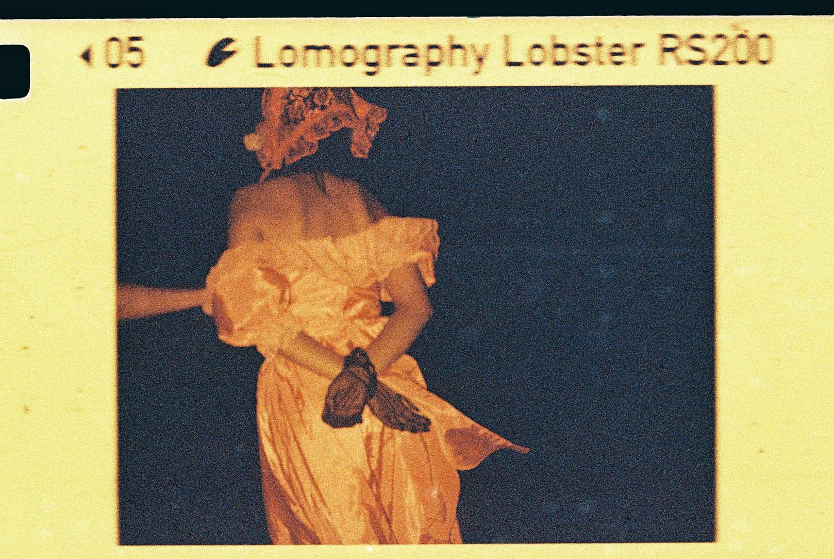 照片由 Film Full Photo 拍摄｜使用 Lomomatic 110 自动玻璃镜头胶片相机连闪光灯 & Lomography Tiger CN ISO 200 110 彩色负片胶卷