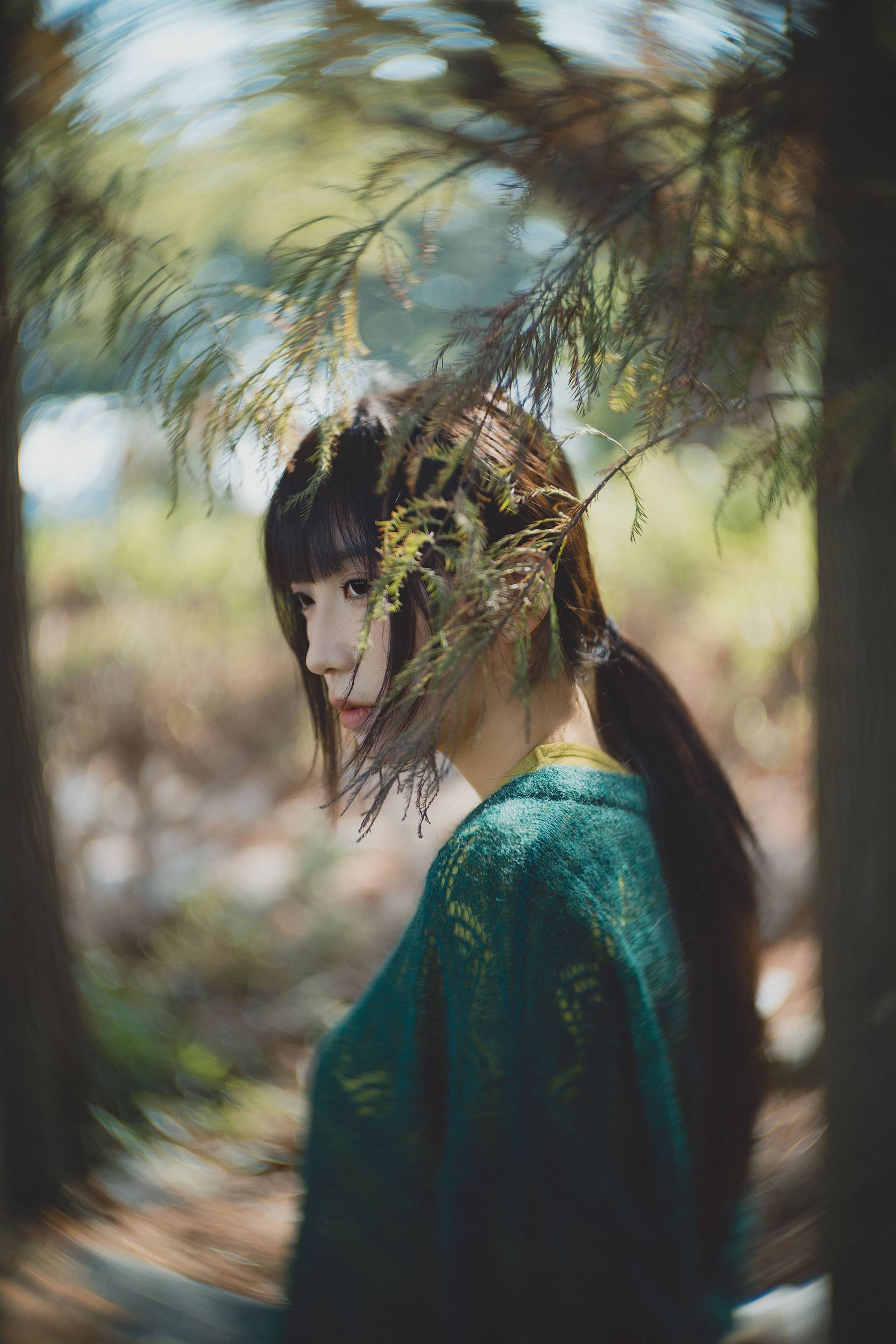 © 依然信薇 | 使用 Joseph Petzval 匹兹伐 55 f/1.7 联动对焦散景调控艺术镜头 拍摄