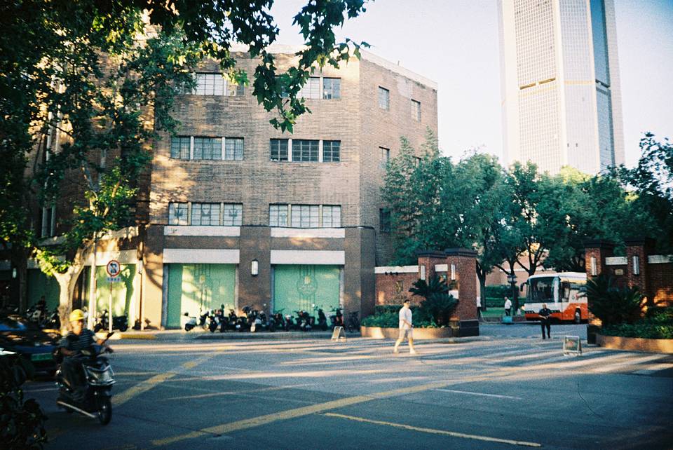 照片来自参与者使用 Lomo MC-A 135 全自动随拍胶片相机 拍摄