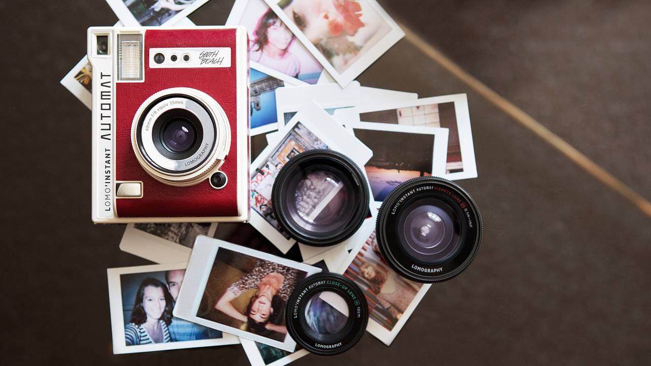 Prenez des photos parfaitement exposées et super nettes à tout moment sur film Instax Mini grâce aux appareils Lomo’Instant Automat et Lomo’Instant Automat Glass.