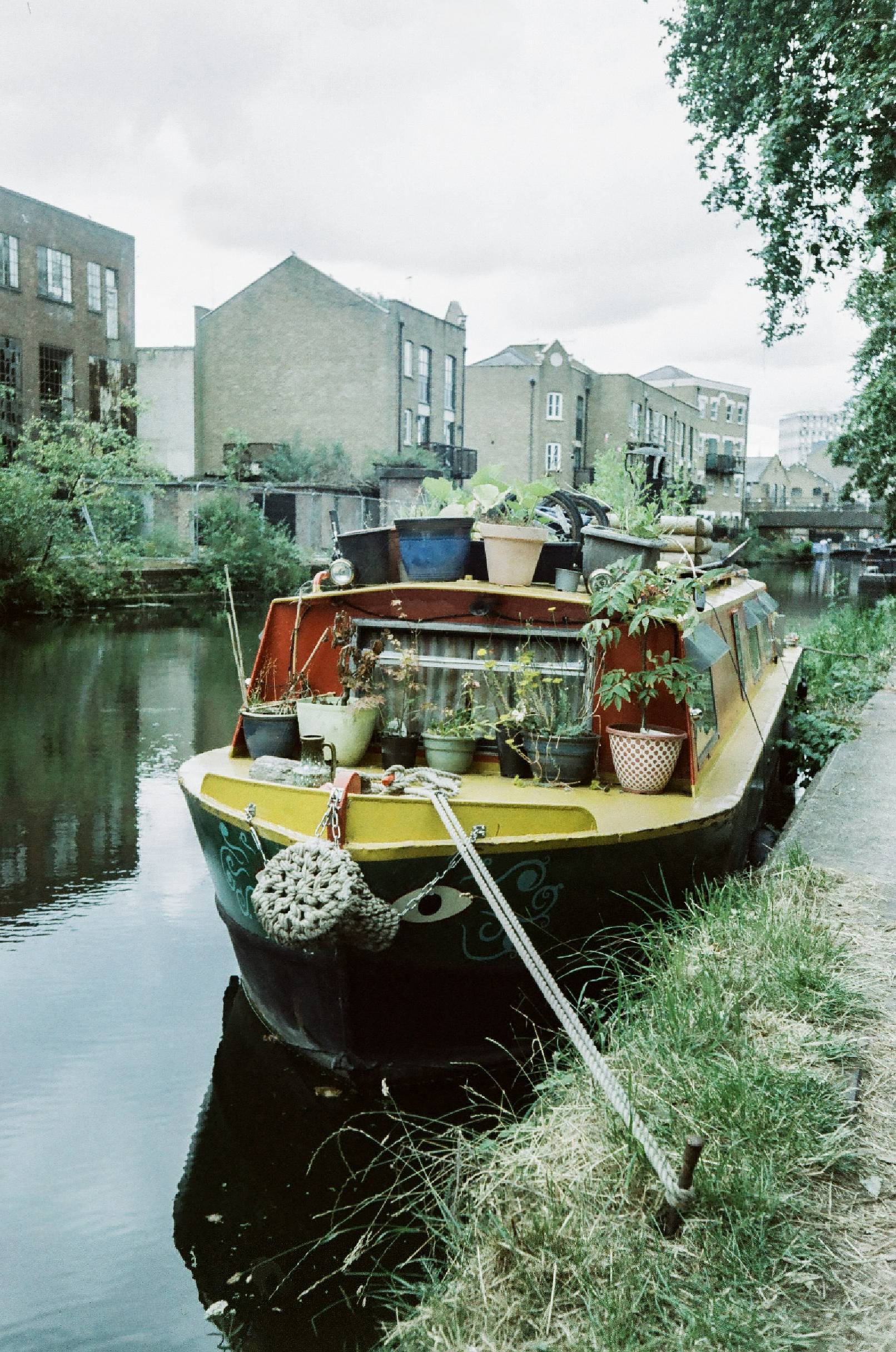 Jake Witham: LomoChromeフィルムが作り出す感情的な写真 · Lomography