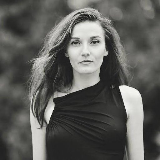 Newcomer of the Week: Lorena Dumitrascu (@lorrainedumitrascu)