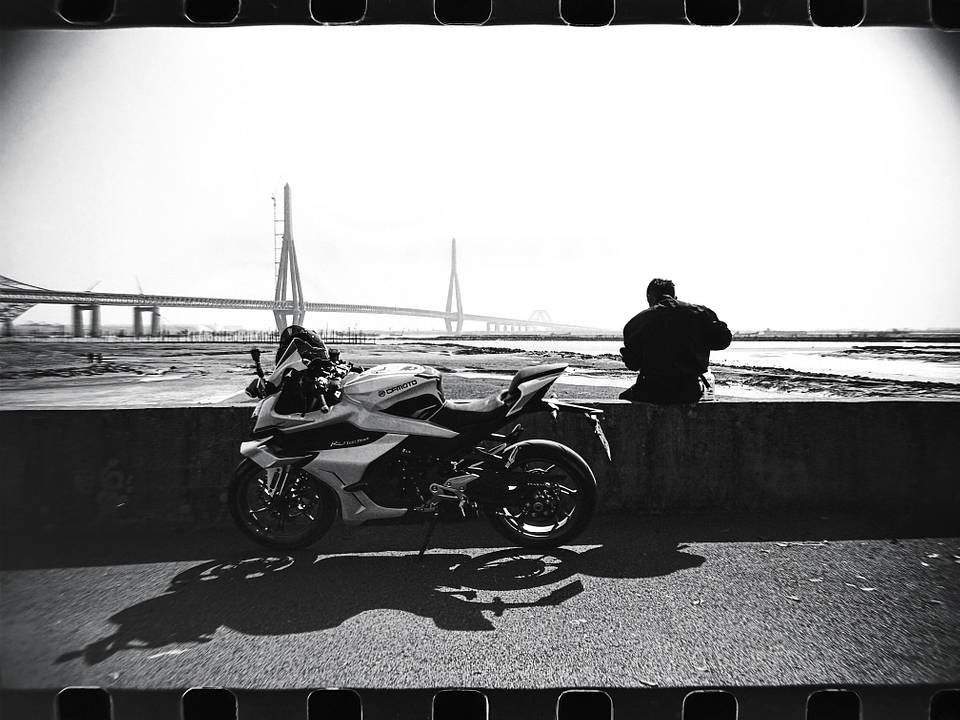 © 临万川 |  使用Lomo LC-A 120 胶片相机 &amp; Lomography B&amp;W Earl Grey ISO 100 120 黑白胶卷拍摄