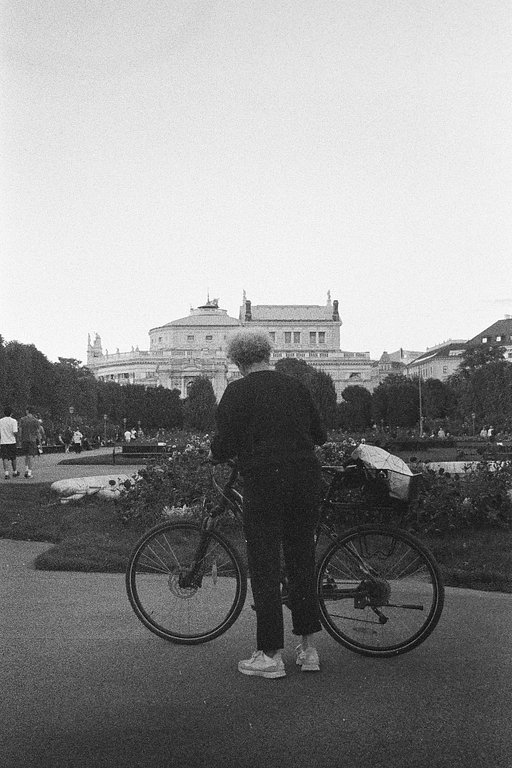 American Lomographer Hits the Streets of Vienna: Cassie McCoy and the LC-Wide