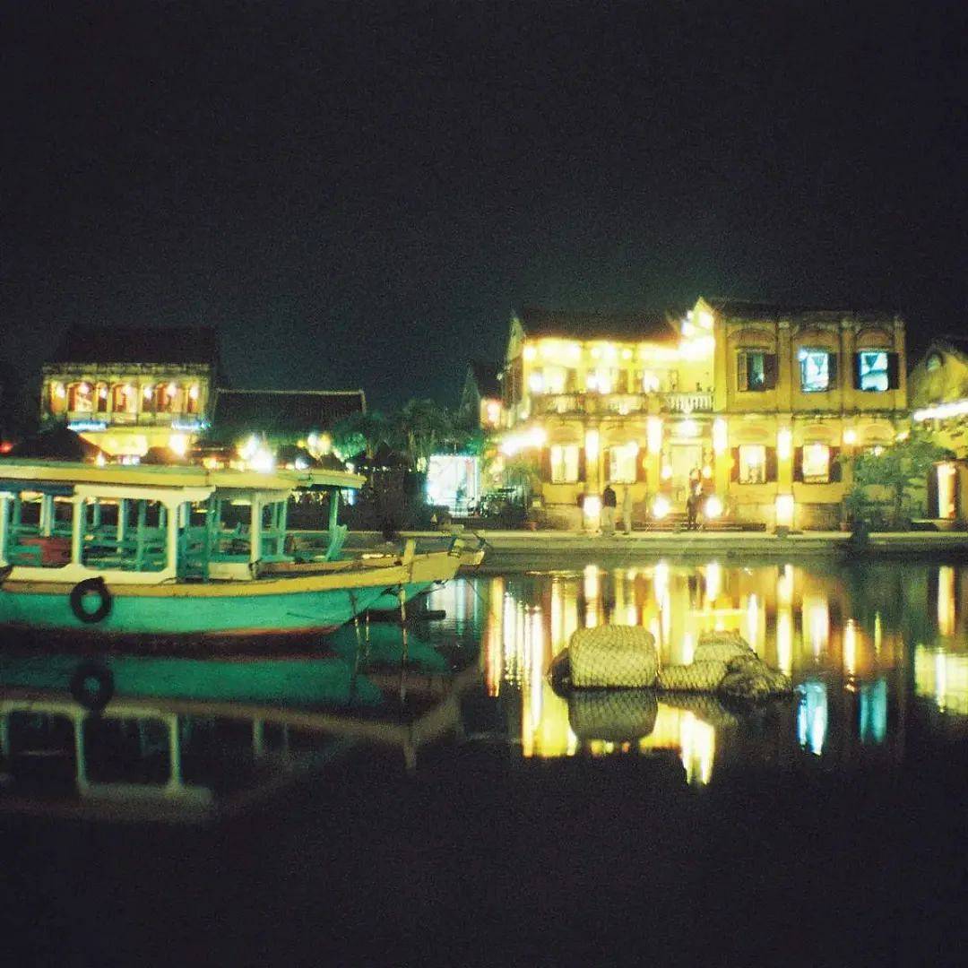 📷：Diana Mini 戴安娜 135 胶片相机
