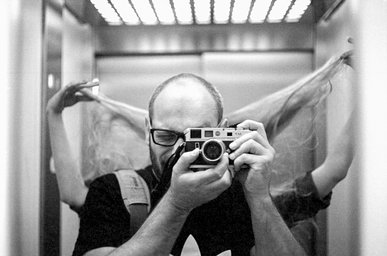 Lens: Summicron 50mm f2 Collapsible · Lomography