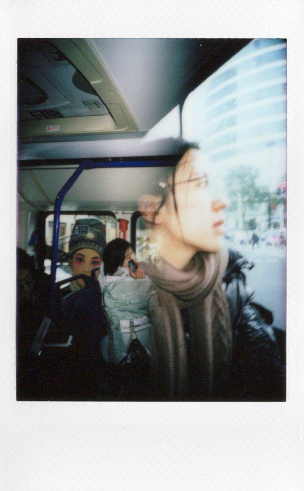 © 卫荩成、阿熊、陈晨 | 分别使用 Lomo'Instant Square 方形拍立得相机套装－红色 、 Diana Baby 110 胶片相机 &amp; LomoChrome Metropolis ISO 100–400 110 大都会胶卷－2021 新配方 、 Lomo'Instant Automat Glass 广角玻璃镜头拍立得相机 拍摄