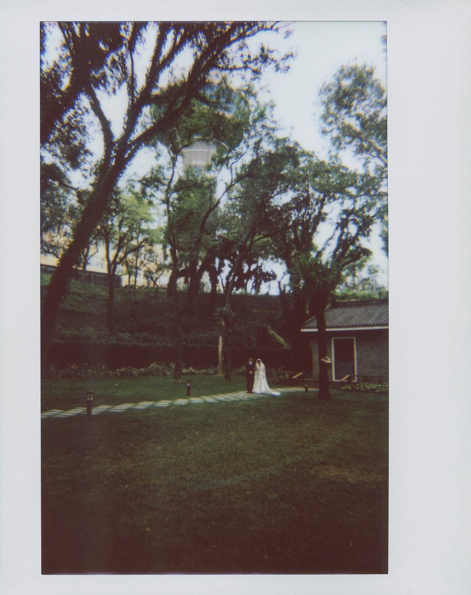 © 养乐多 | 使用 Lomo'Instant Wide 宽幅拍立得相机套装－经典墨黑色 拍摄