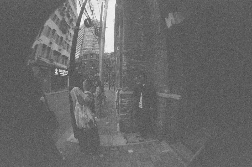 由 Doris 使用Fisheye No.2 135 和Lomography B&amp;W ISO 400 Berlin Kino 135 柏林黑白胶卷 拍摄
