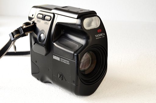 Lomopedia: Yashica Samurai X3.0
