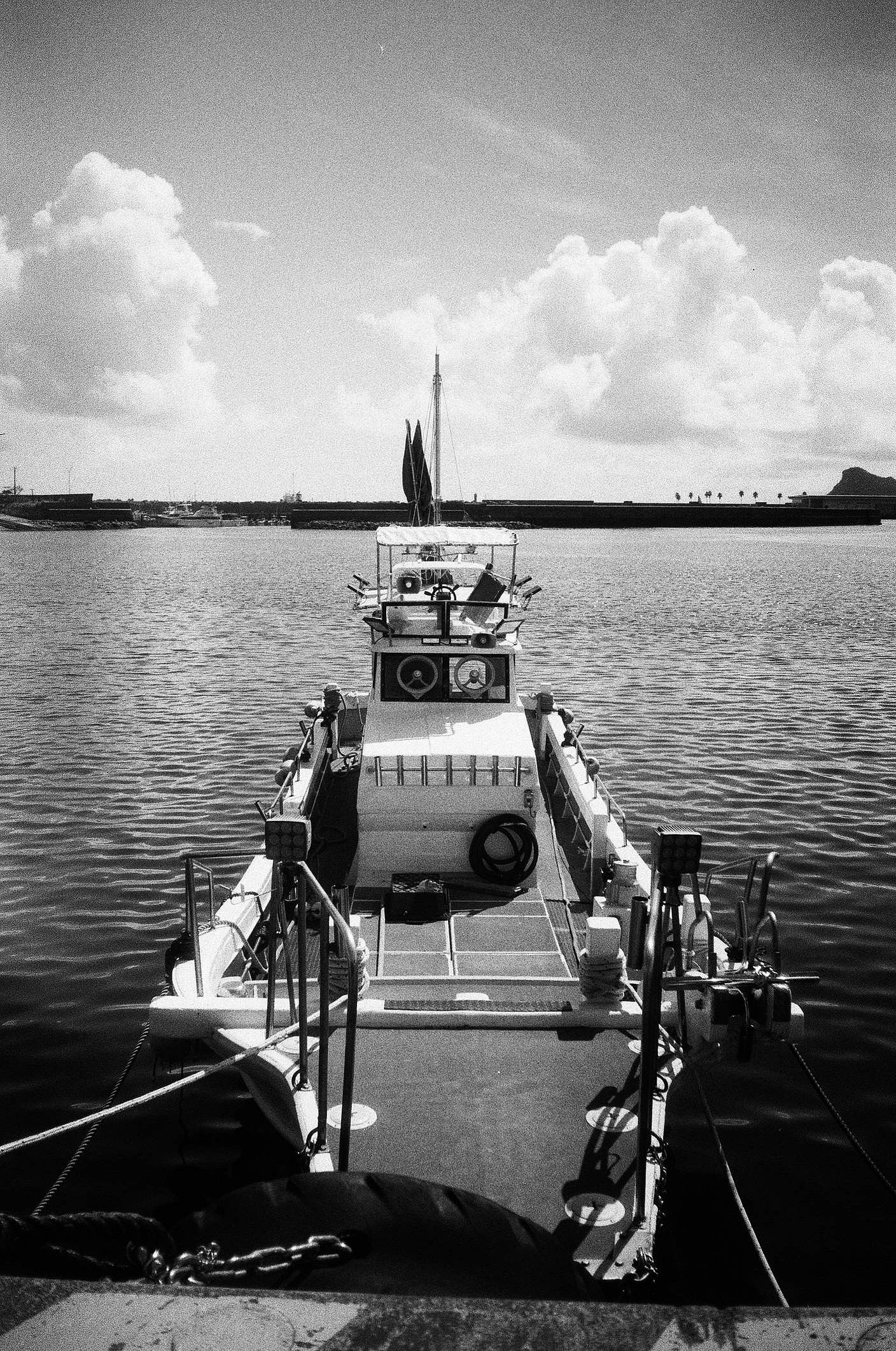 Photos by Misa Imai | Lomo MC-A 135 全自动随拍胶片相机 | Lomography B&amp;W Lady Grey ISO 100 135 黑白胶卷
