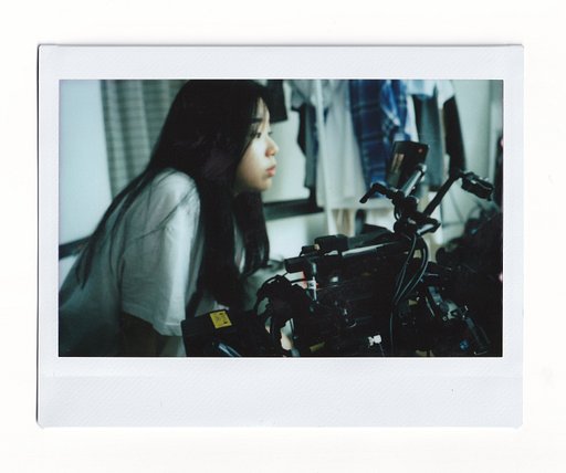 Moments Beyond the Shutter: Hyoin Kwak Captures the Creative Process with the Lomo'Instant Wide Glass
