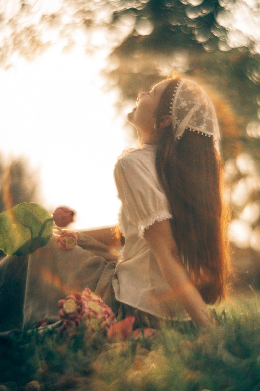Thai Photographer Thin Thinnarat Shoots Idyllic Portraits with the Nour Triplet V 2.0/64 Bokeh Control Art Lens
