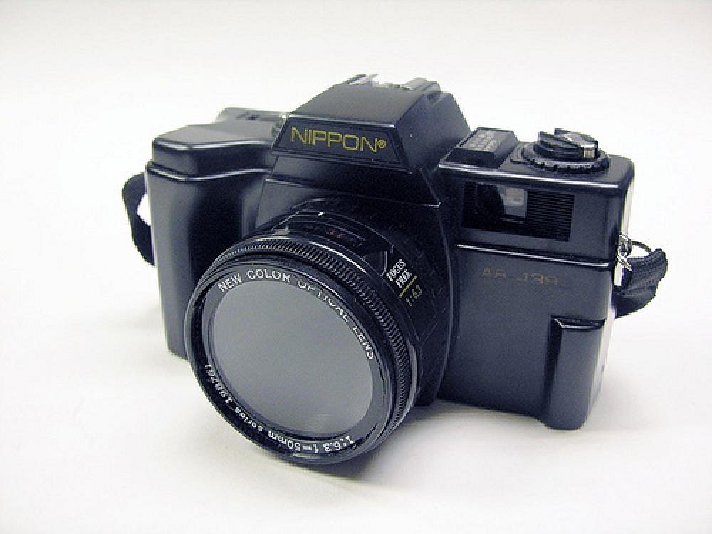 The Nippon AR-4392FH: A Plastic Friend · Lomography