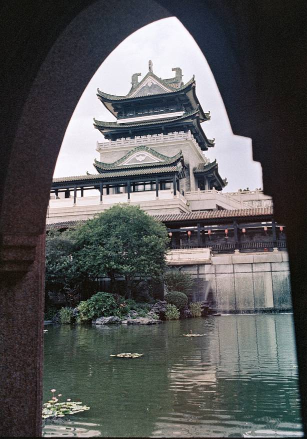 ©广州 Gagman ｜LomoChrome Classicolor ISO 200 135 经典版彩色负片