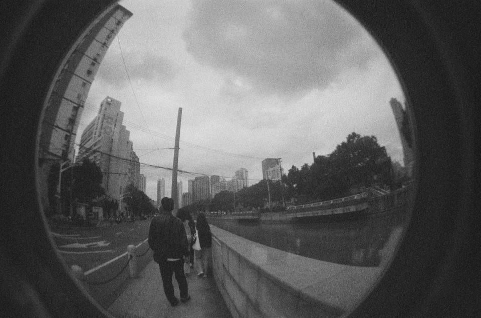 由 Doris 使用Fisheye No.2 135 和Lomography B&amp;W ISO 400 Berlin Kino 135 柏林黑白胶卷 拍摄