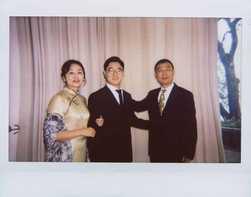 © 养乐多 | 使用 Lomo'Instant Wide 宽幅拍立得相机套装－经典墨黑色 拍摄