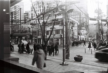レンズ: Canon FD 50mm f2.0 · Lomography