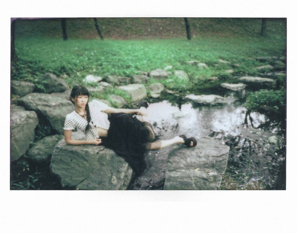 © Hyeoungdae Photo  | 使用 Lomo’Instant Wide Glass 拍摄 | 模特：Seohyun Lee