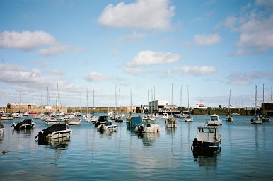 カメラ: Minolta AF-Zoom 90 · Lomography