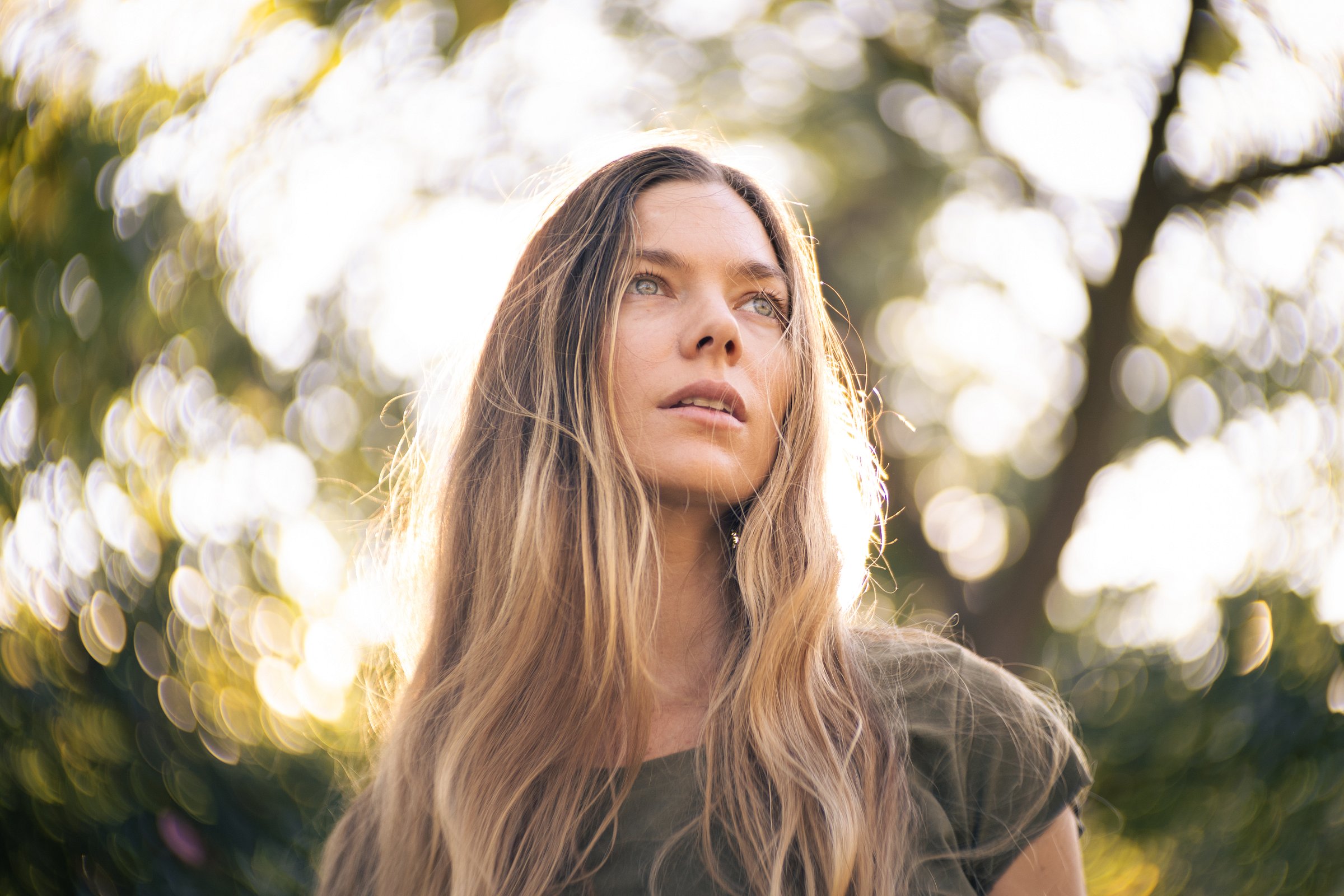 Dreamy Portraits with the Petzval 80.5 Art Lens by · Lomography