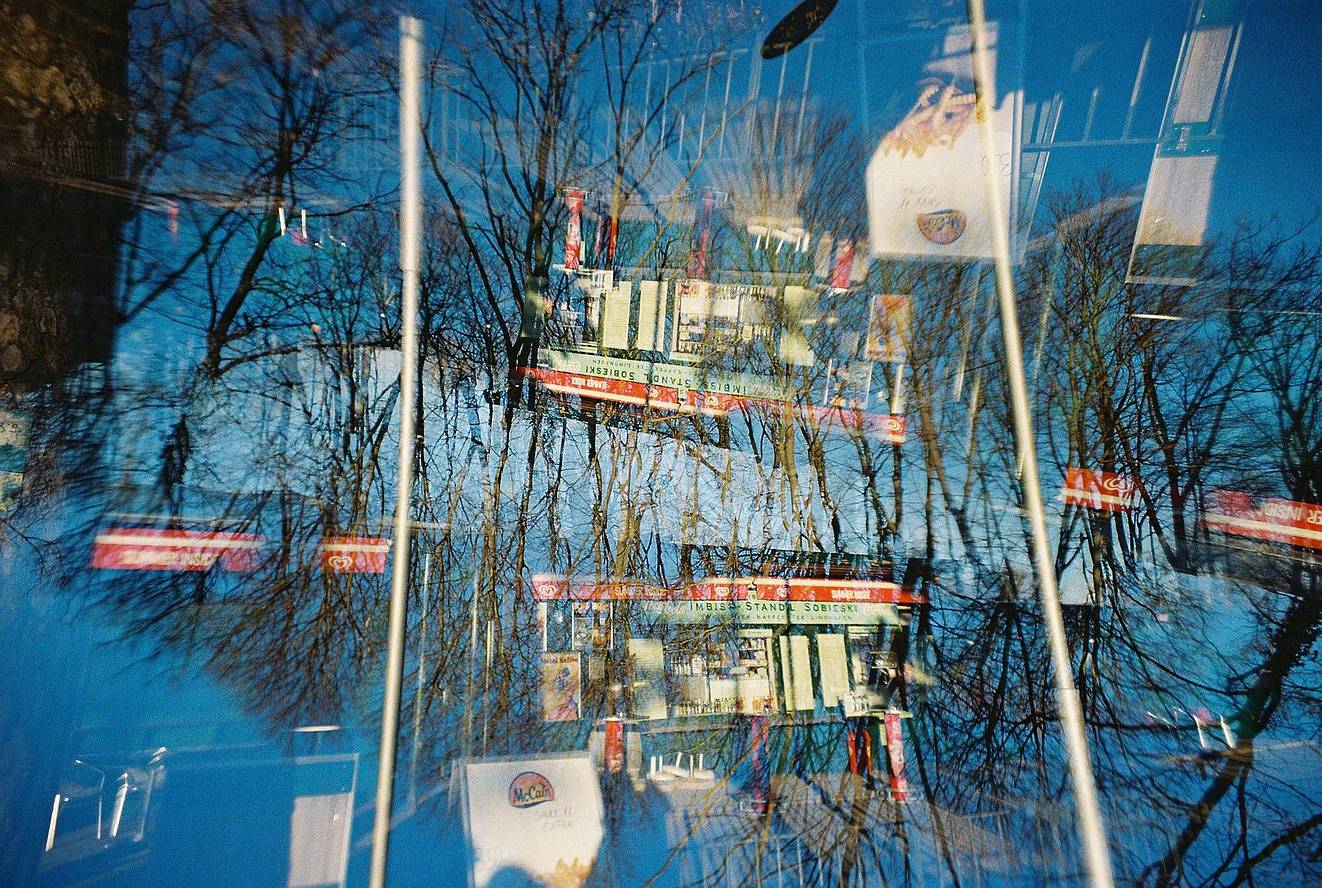 © Elisa Parrino | 使用 LomoApparat 21mm 阿帕赫超广角胶片相机进行多重曝光
