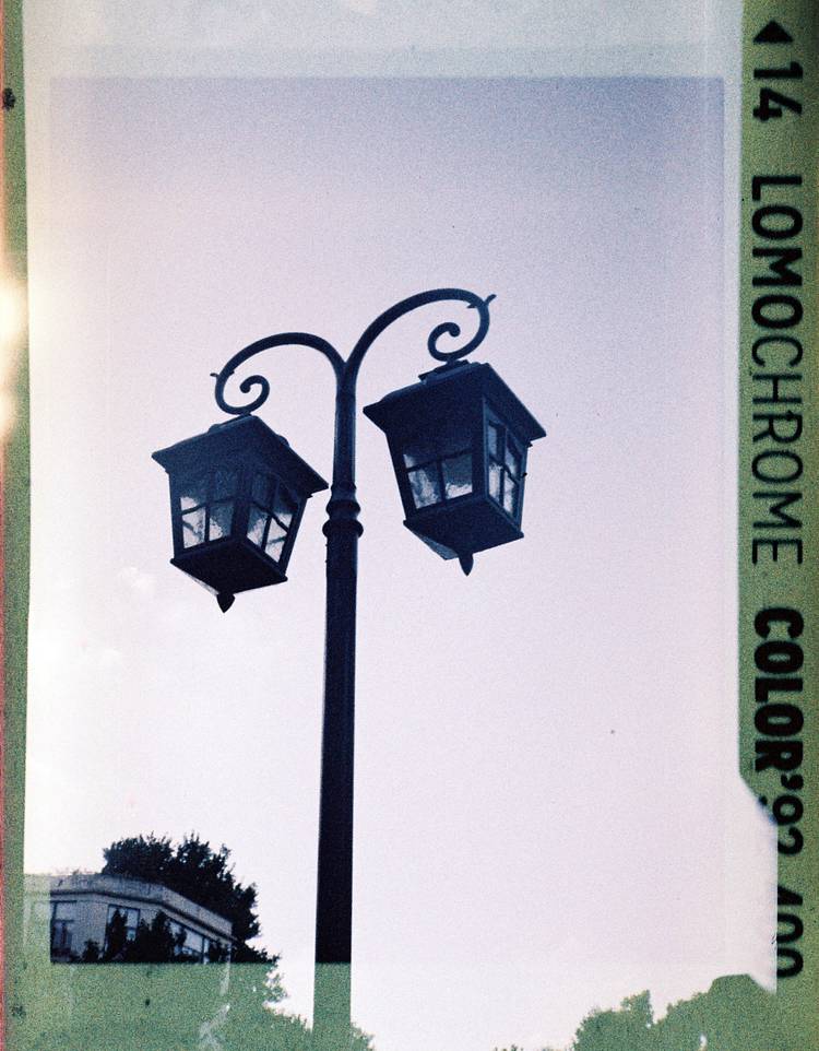 Credits: 杨荣杰 周培祥｜LomoChrome Color '92 ISO 400 110 日落版