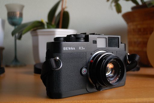Lomopedia: Voigtlander Bessa R2A/R3A