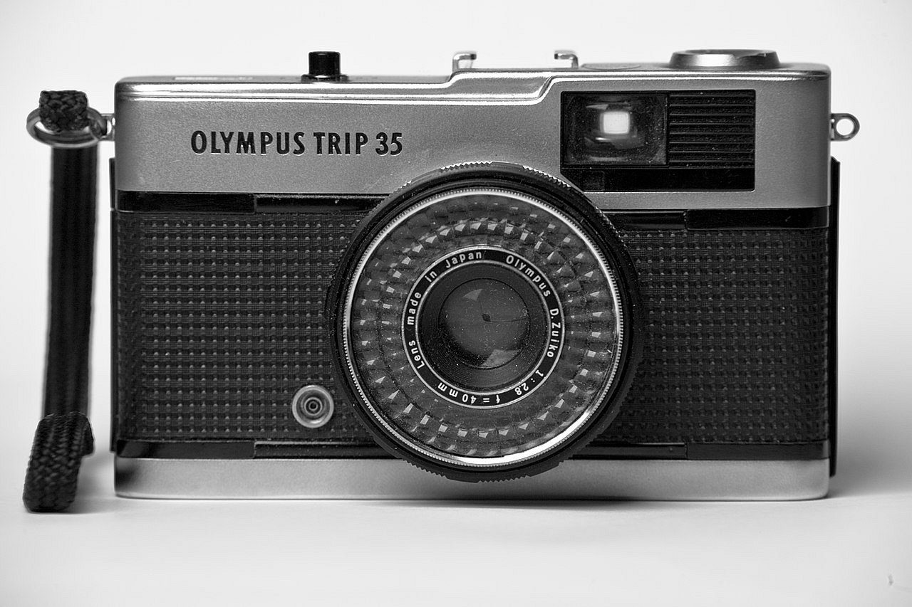 Appareil photo argentique 35 mm Olympus Trip 35 Drapeau rouge OK