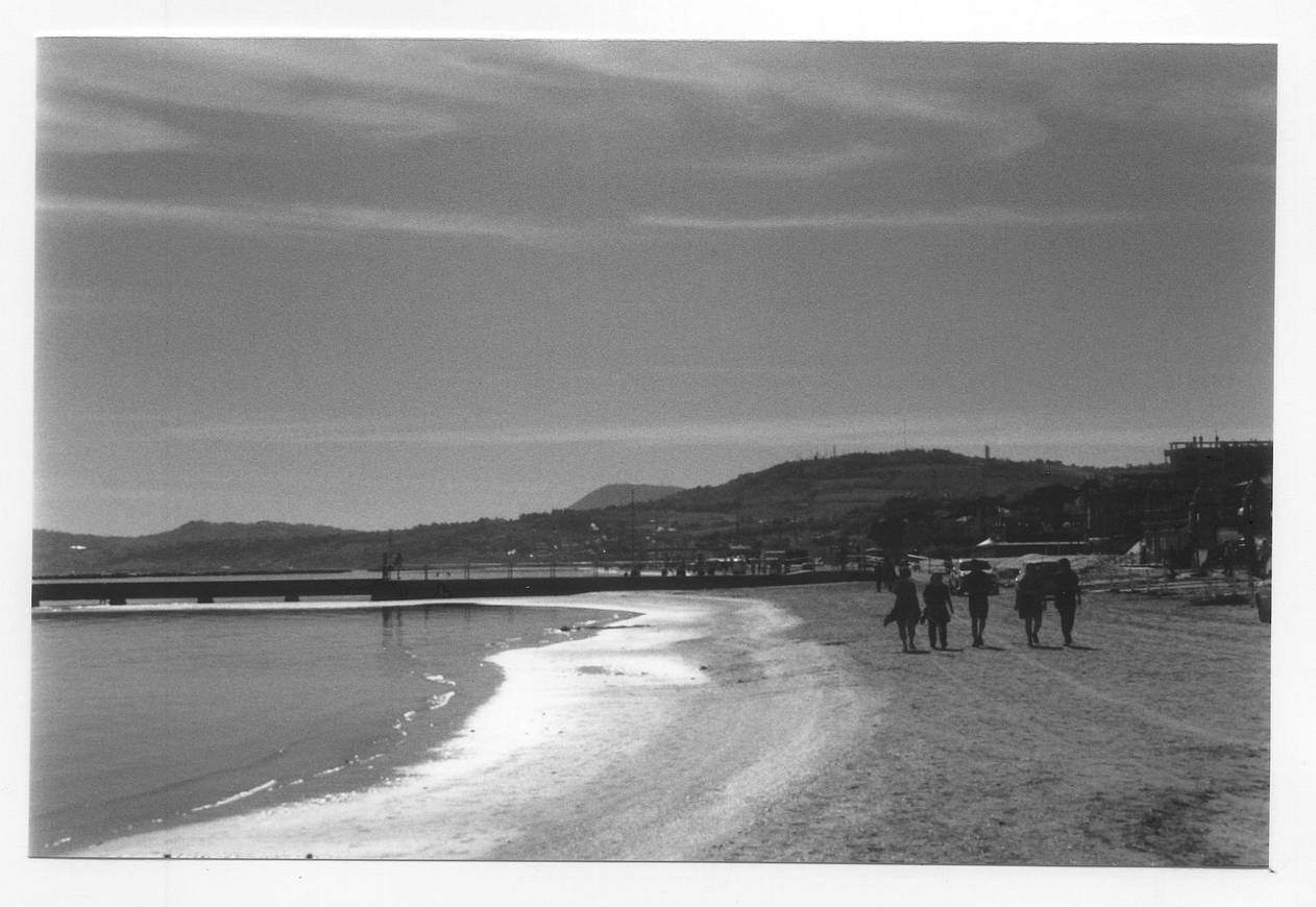 Photos by dstauros and oscarmoroni | Shot with blue filter