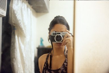 カメラ: Minolta Hi-Matic E · Lomography