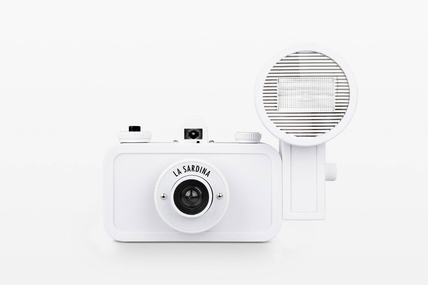 La Sardina 沙丁鱼胶片相机连闪光灯－白色 DIY 版