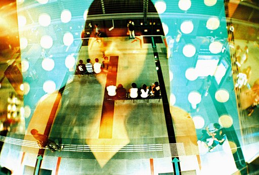 傑出 Lomographer：Eva_Eva！ (Meet our Holiday LomoAmigo Eva_Eva!)