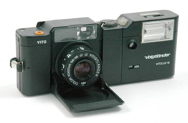 Go for Street Photography with the Voigtlander Vito Balda · Lomography 