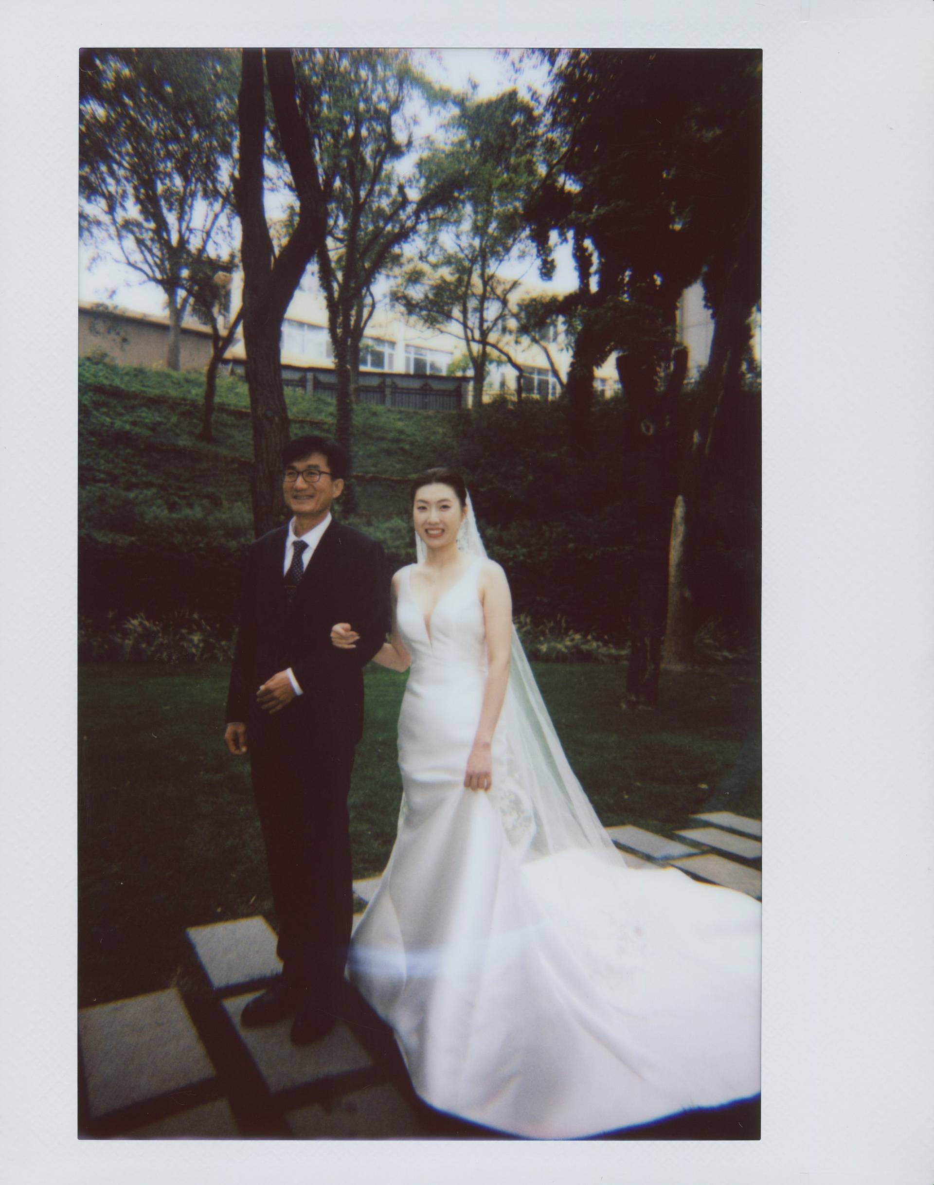 © 养乐多 | 使用 Lomo'Instant Wide 宽幅拍立得相机套装－经典墨黑色 拍摄