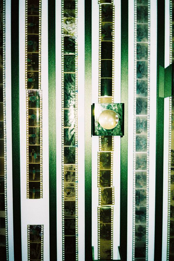照片来自参与者使用 Lomo MC-A 135 全自动随拍胶片相机 拍摄